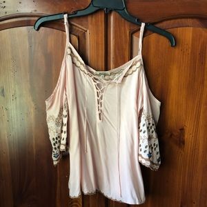 Gimmicks Cold Shoulder Top